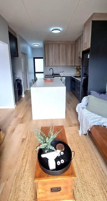 Retreat On 3Rd - Pets Welcome - Coffee Bar Port Elizabeth Apartment
